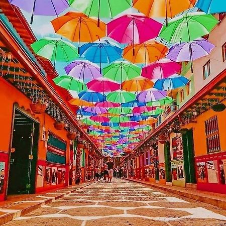 Ferienwohnung Apartamento Plazoleta De Colores Guatapé Exterior foto